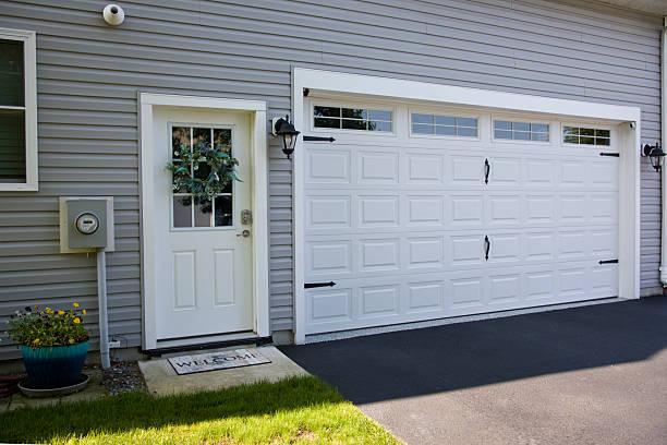 24/7 Emergency Garage Door Panel Replacement experts in Lemont Furnace, PA